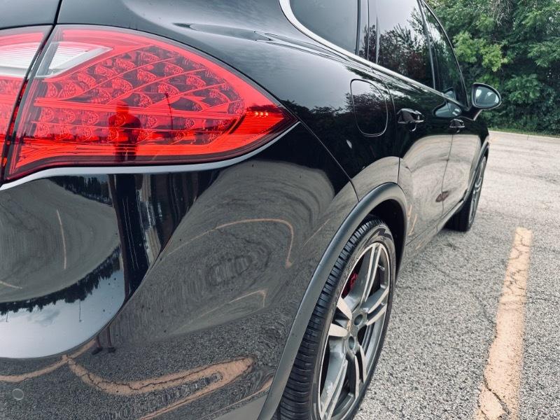 Porsche Cayenne Turbo 2011