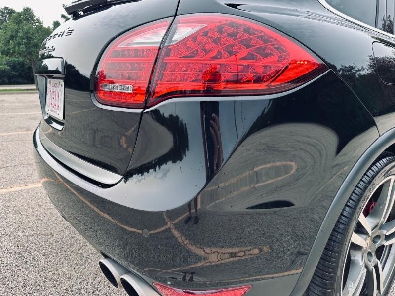 Porsche Cayenne Turbo 2011