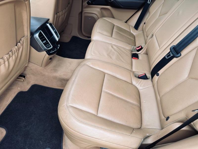 Porsche Cayenne Turbo 2011