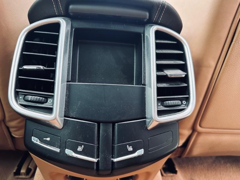 Porsche Cayenne Turbo 2011