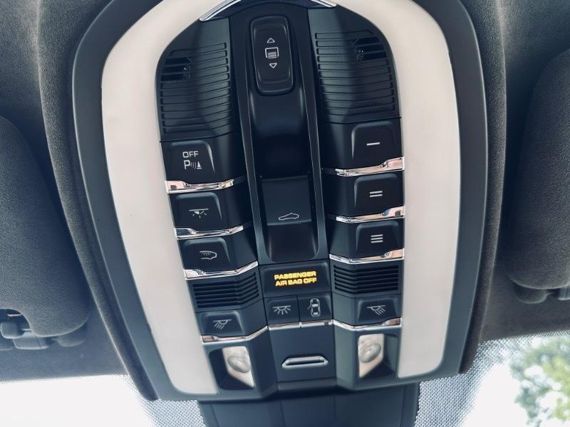 Porsche Cayenne Turbo 2011