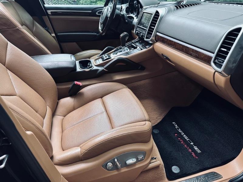 Porsche Cayenne Turbo 2011
