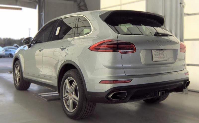 Porsche Cayenne Base 2016