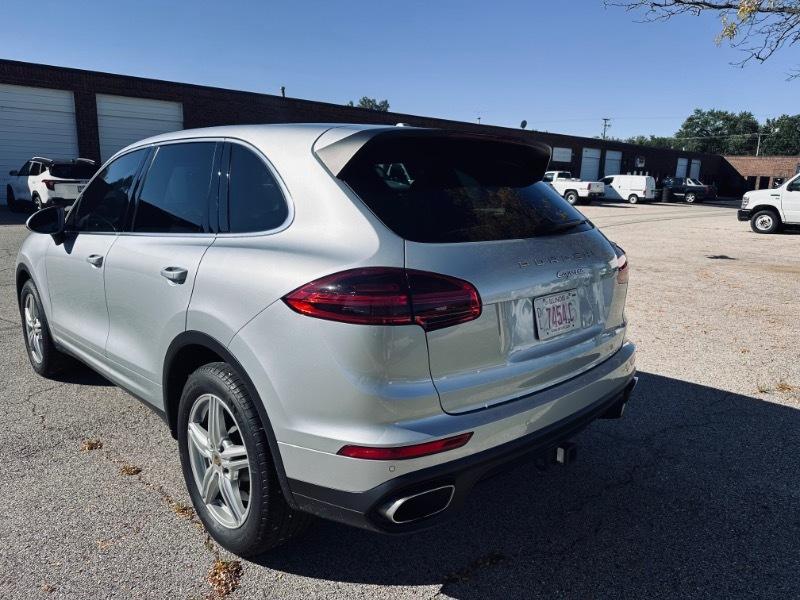 Porsche Cayenne Base 2016