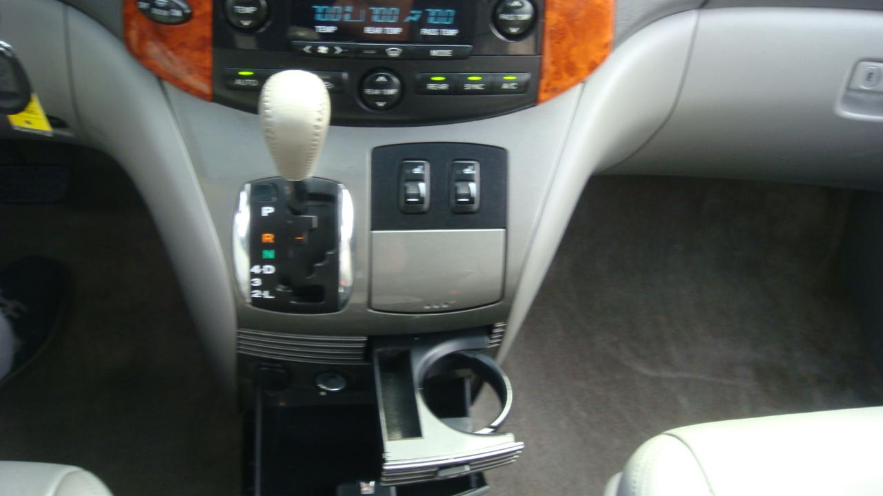 Toyota Sienna XLE 2010
