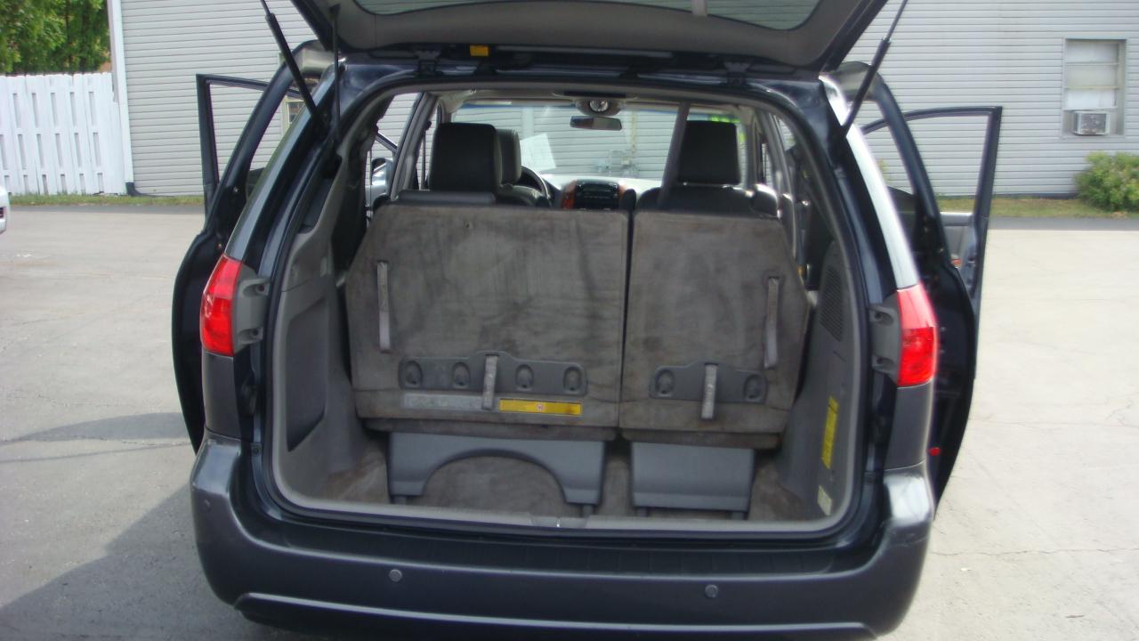 Toyota Sienna XLE 2010