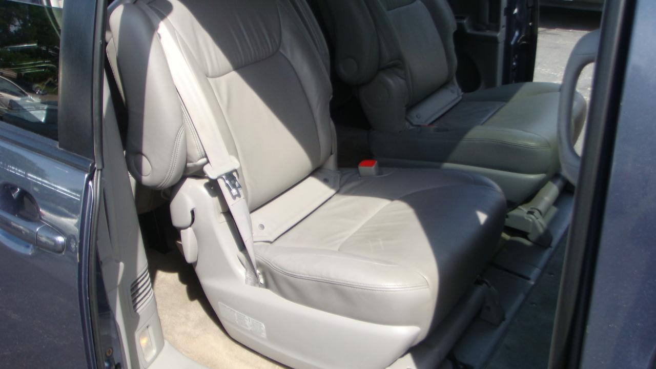 Toyota Sienna XLE 2010