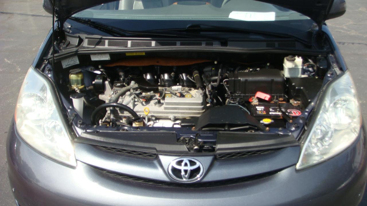 Toyota Sienna XLE 2010