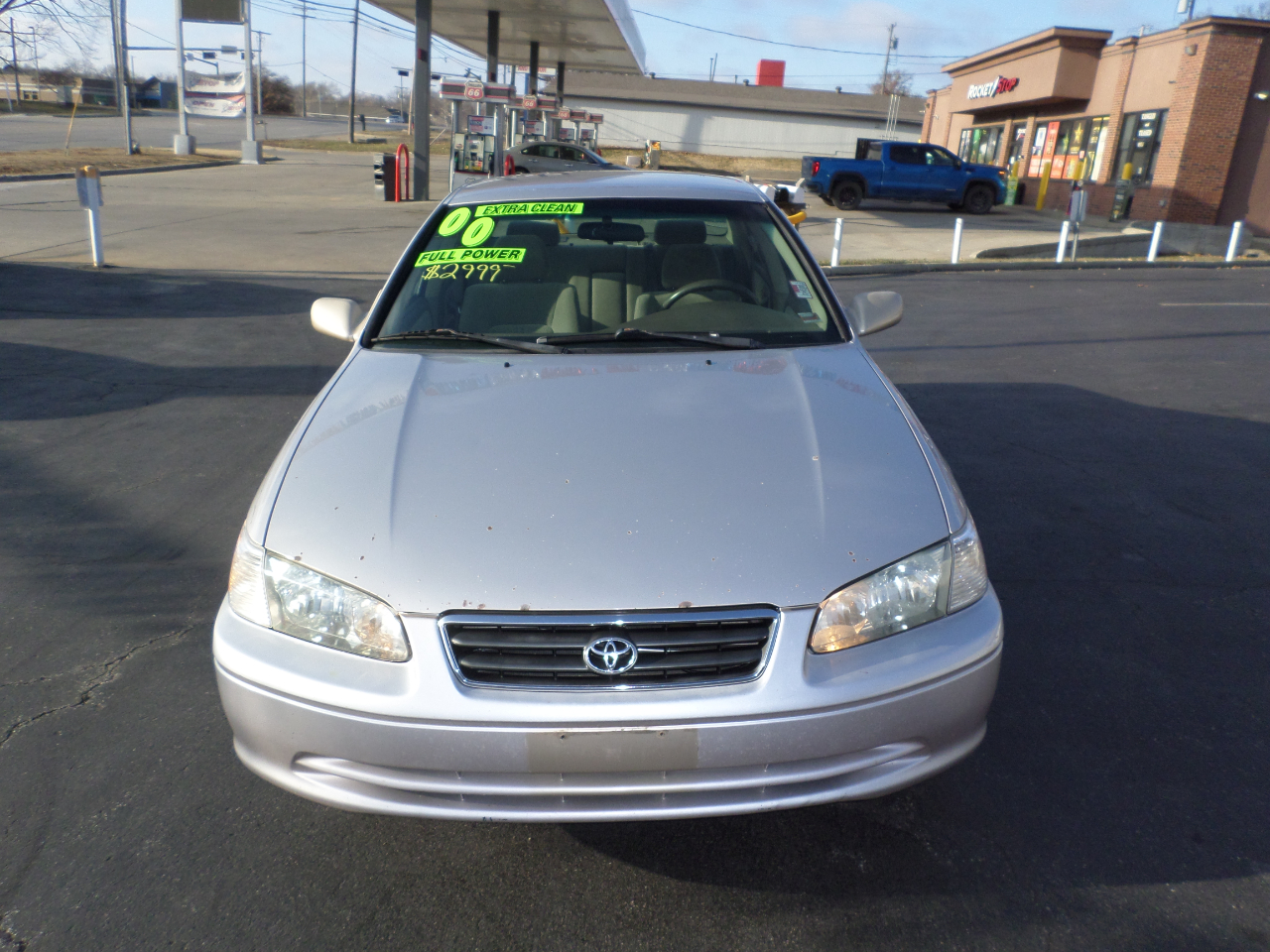 Toyota Camry LE V6 2000