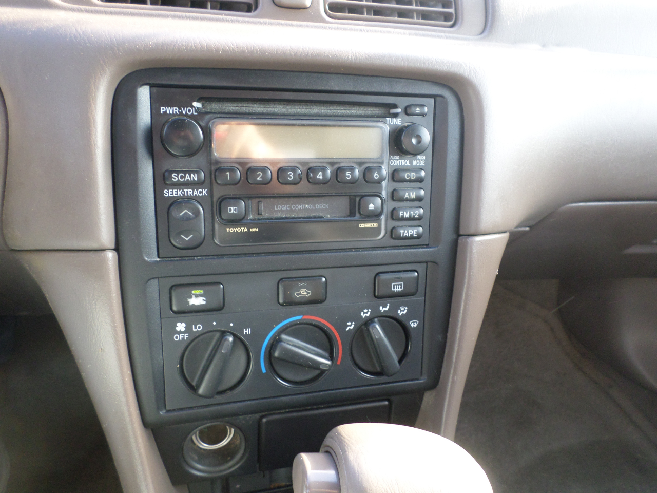 Toyota Camry LE V6 2000