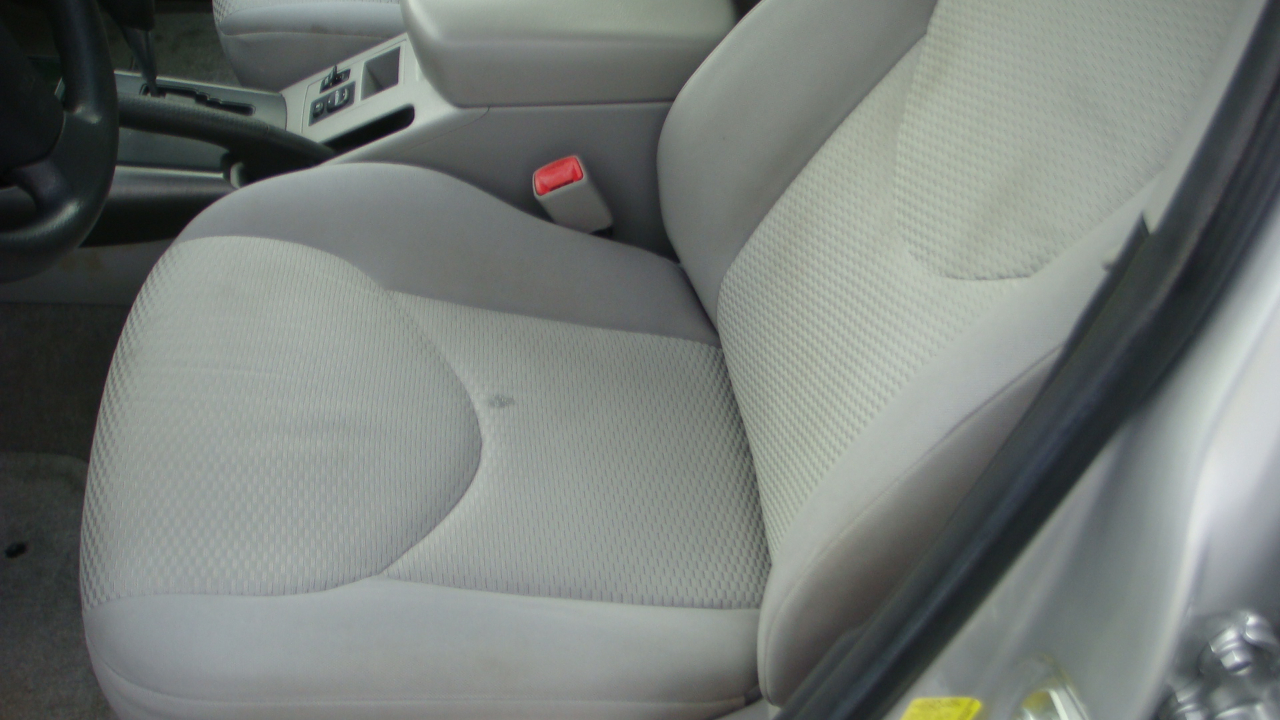 Toyota RAV4 4-Door 4WD 2012