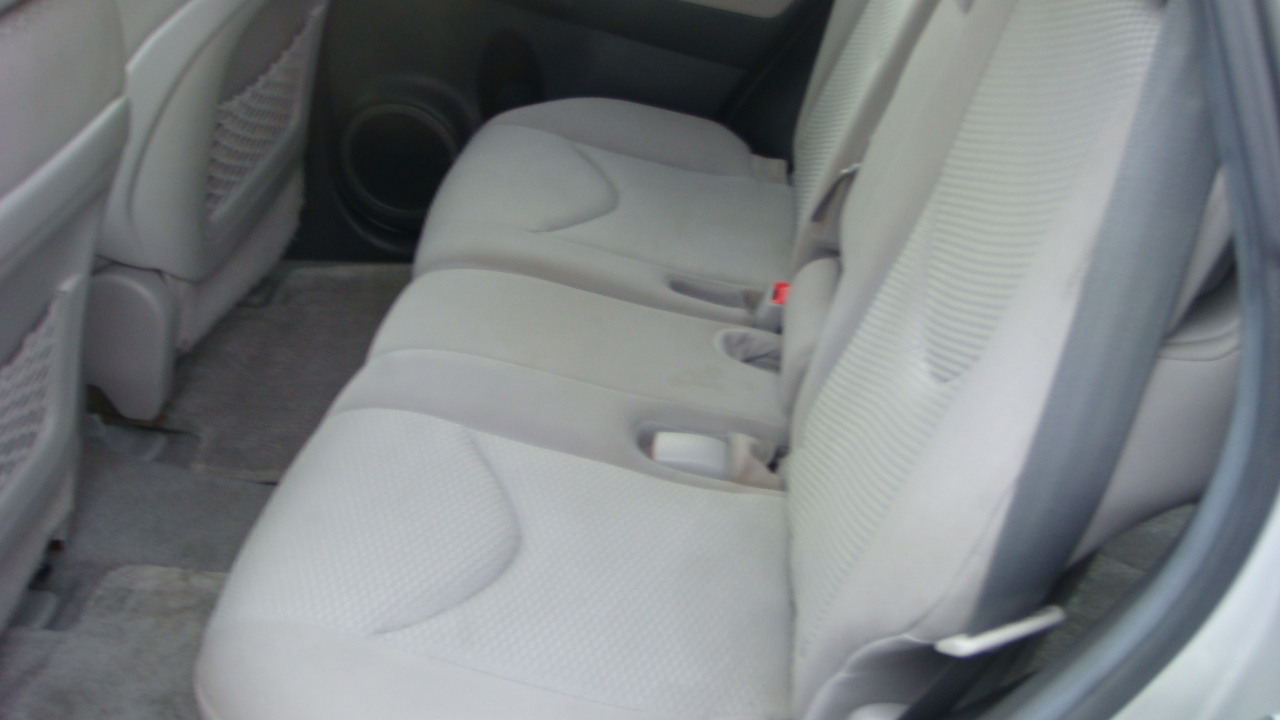 Toyota RAV4 4-Door 4WD 2012