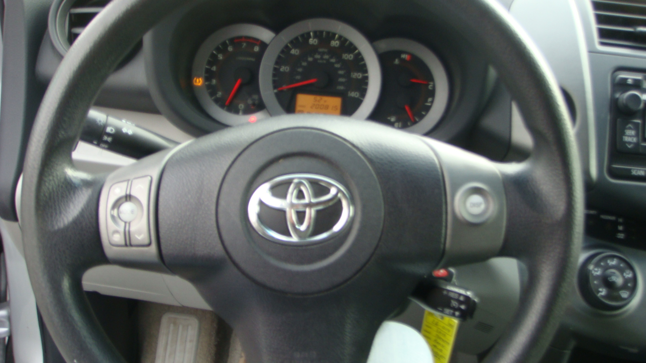 Toyota RAV4 4-Door 4WD 2012