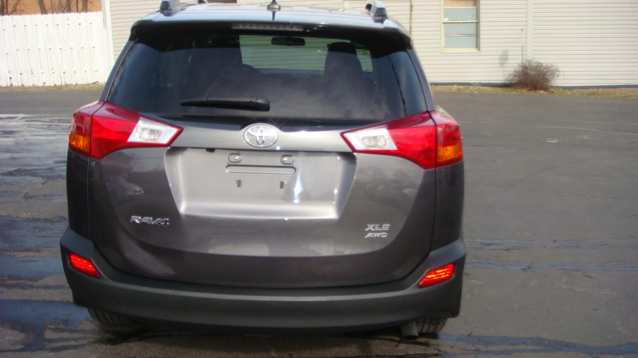 Toyota RAV4 XLE AWD 2013