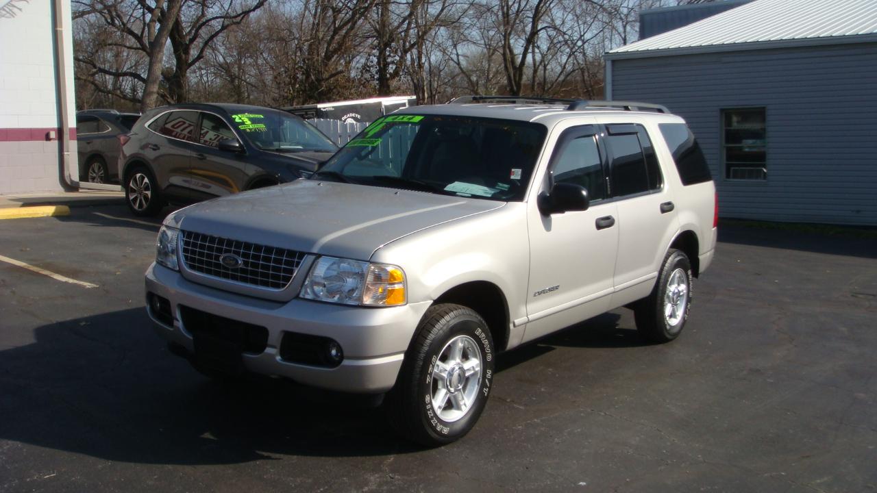 Ford Explorer XLT 4.0L 4WD 2004