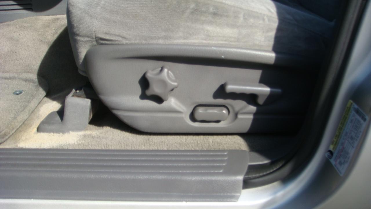 Ford Explorer XLT 4.0L 4WD 2004