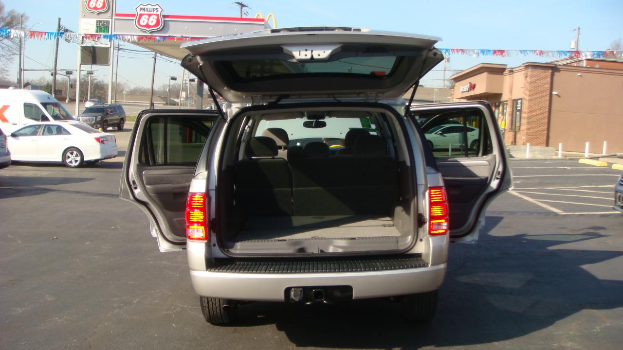 Ford Explorer XLT 4.0L 4WD 2004