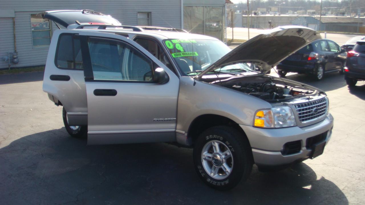 Ford Explorer XLT 4.0L 4WD 2004