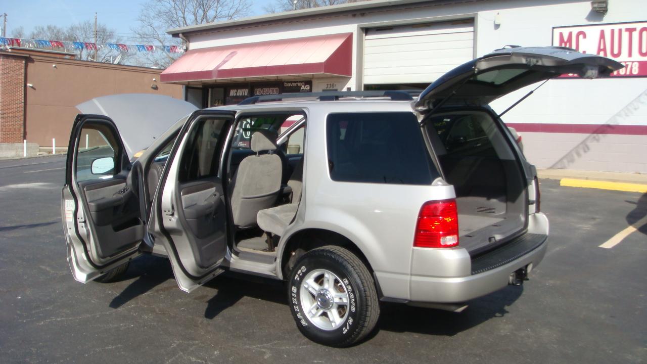Ford Explorer XLT 4.0L 4WD 2004