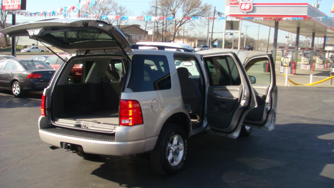 Ford Explorer XLT 4.0L 4WD 2004