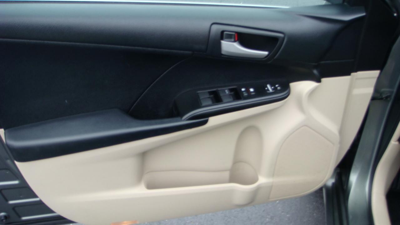 Toyota Camry SE 2012