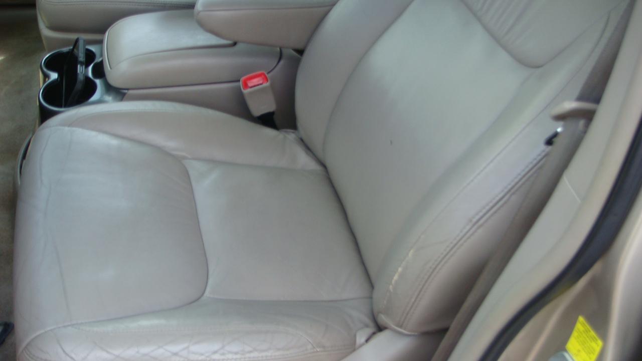 Toyota Sienna XLE 2010