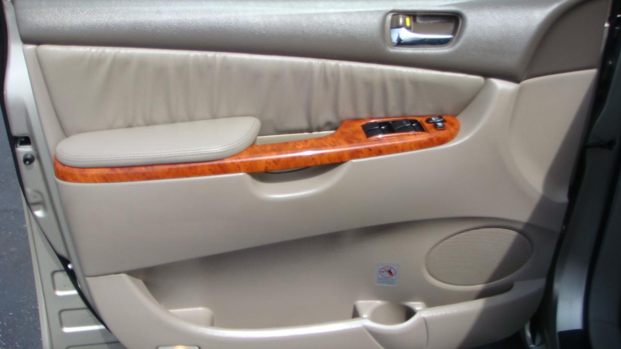 Toyota Sienna XLE 2010