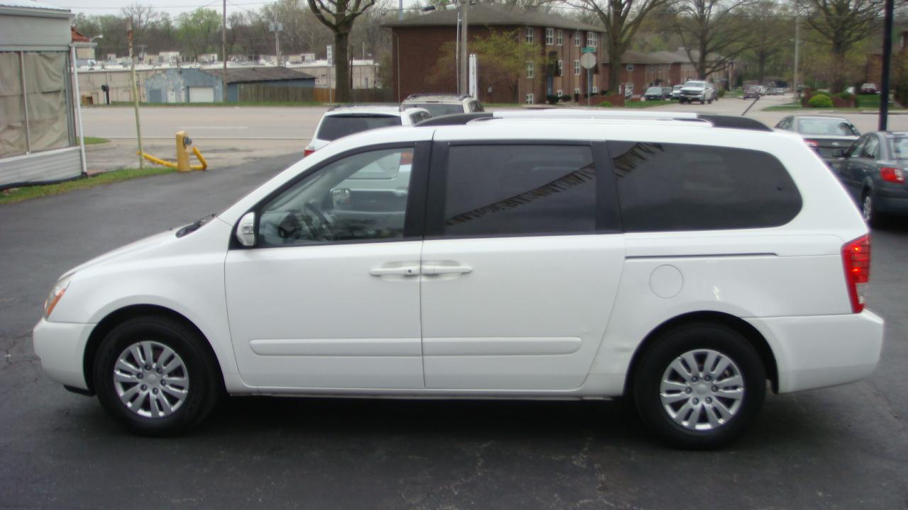 Kia Sedona LX 2012