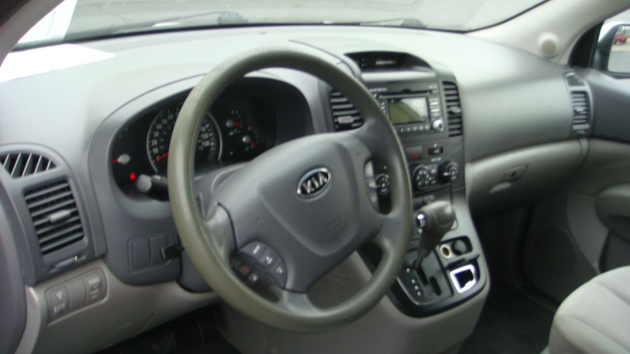 Kia Sedona LX 2012