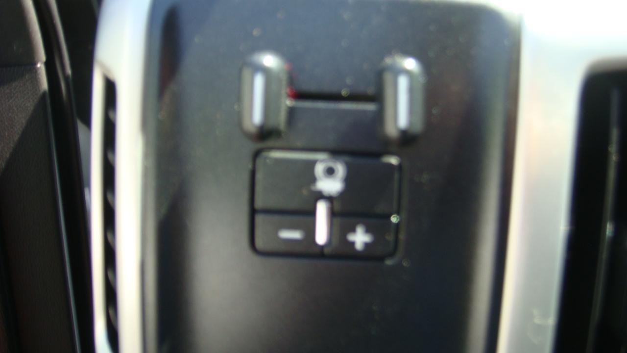 GMC Sierra 1500 SLT Crew Cab Long Box 2WD 2017