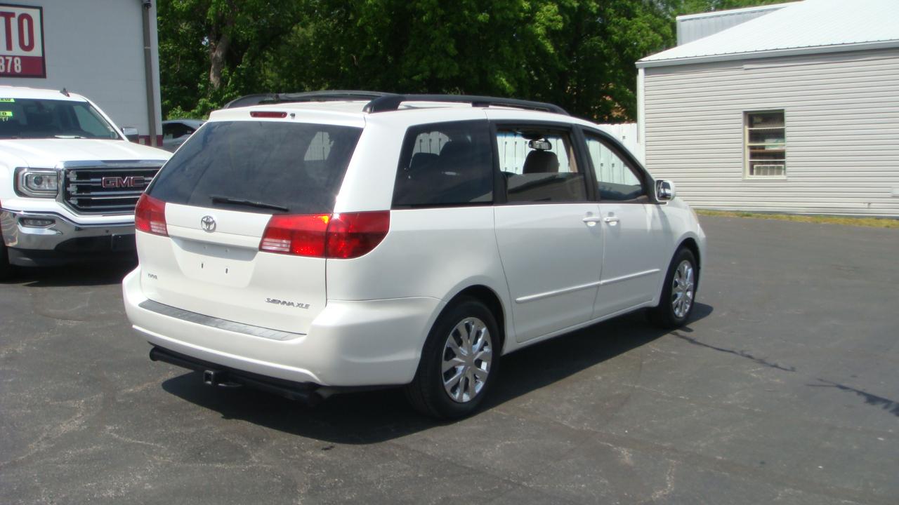 Toyota Sienna XLE 2005