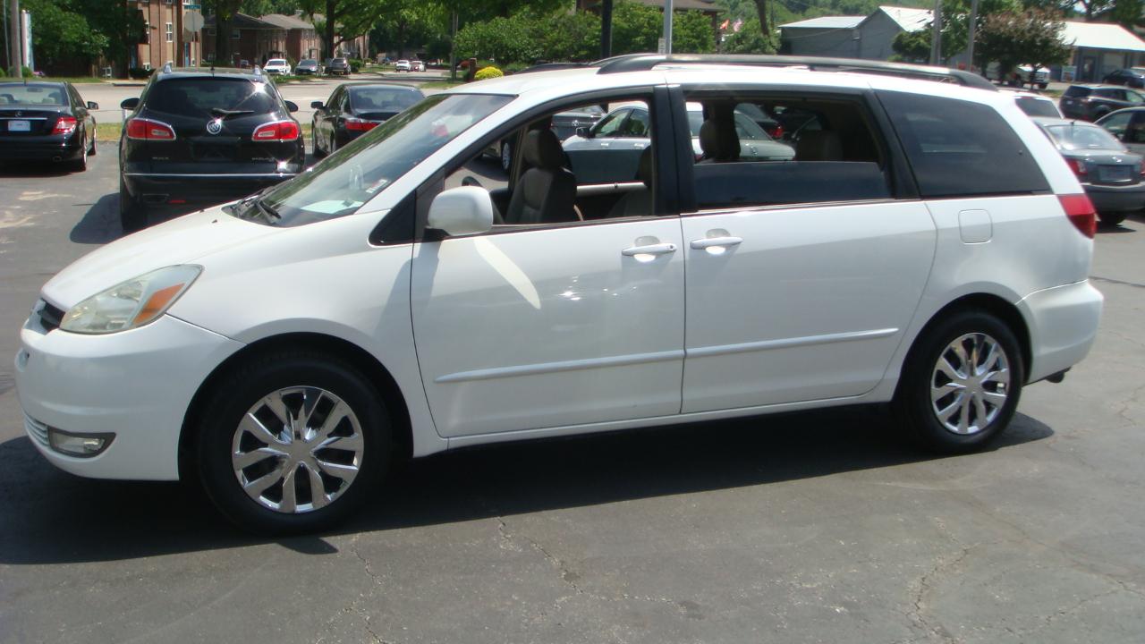 Toyota Sienna XLE 2005