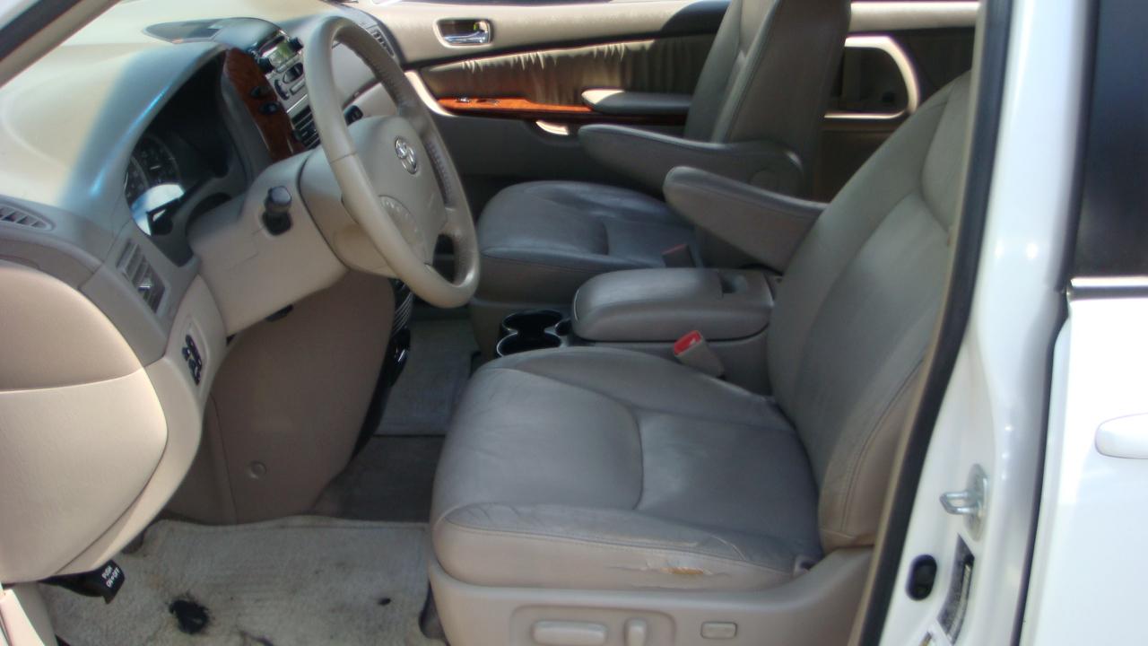 Toyota Sienna XLE 2005