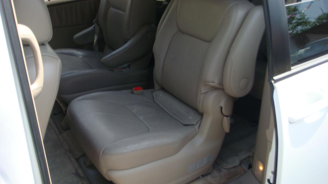 Toyota Sienna XLE 2005