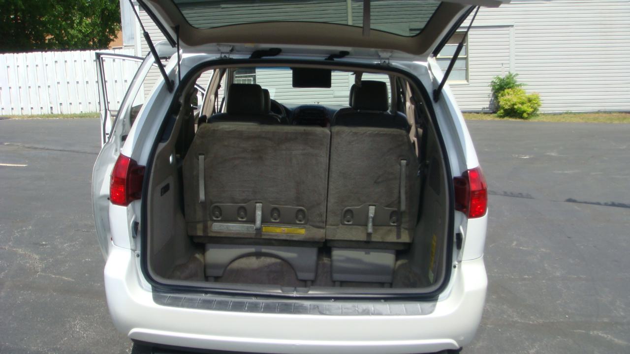 Toyota Sienna XLE 2005