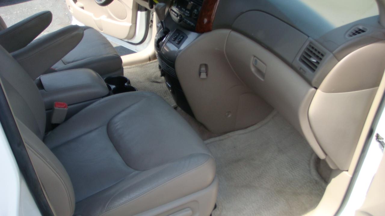 Toyota Sienna XLE 2005