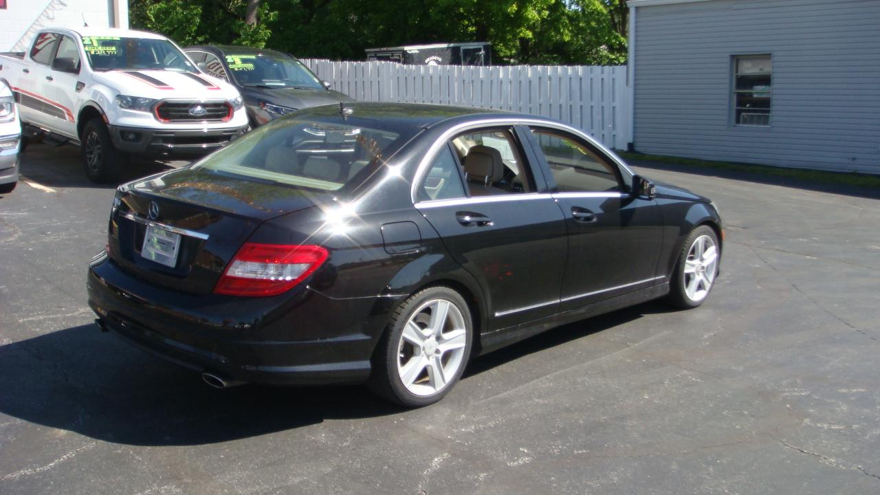 Mercedes-Benz C-Class C300 Luxury Sedan 2010