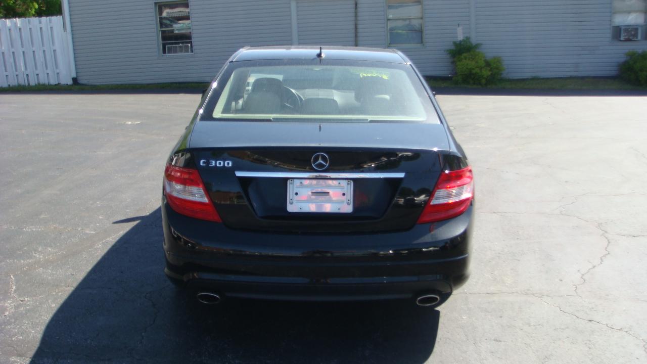 Mercedes-Benz C-Class C300 Luxury Sedan 2010
