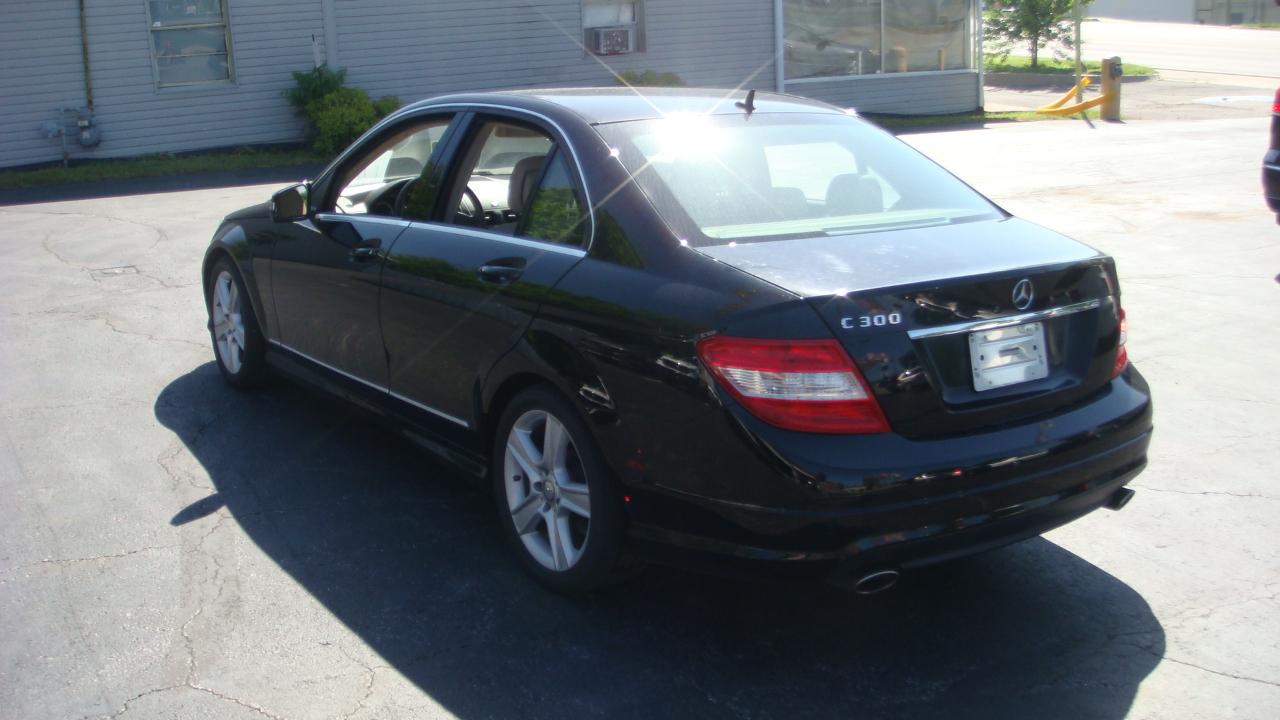 Mercedes-Benz C-Class C300 Luxury Sedan 2010