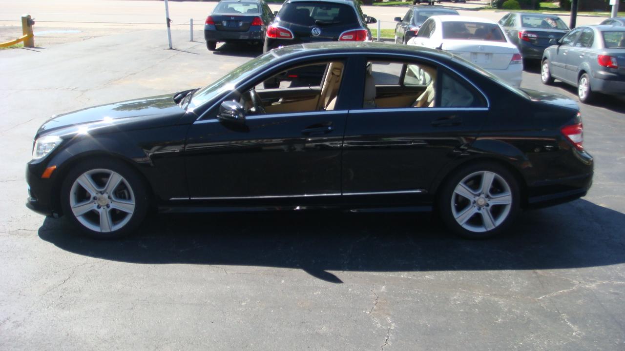 Mercedes-Benz C-Class C300 Luxury Sedan 2010