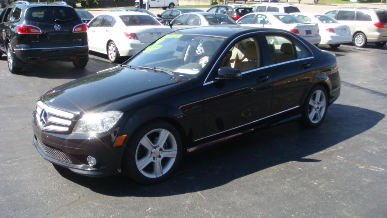 Mercedes-Benz C-Class C300 Luxury Sedan 2010