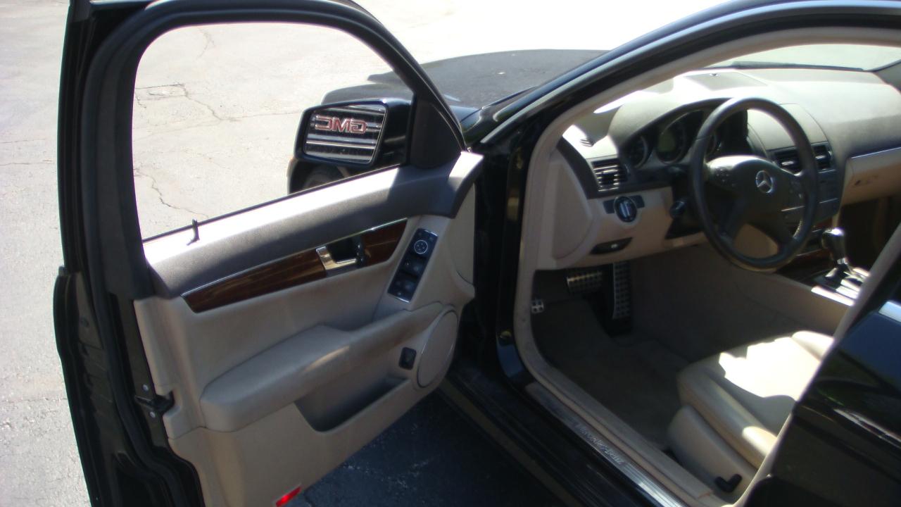 Mercedes-Benz C-Class C300 Luxury Sedan 2010