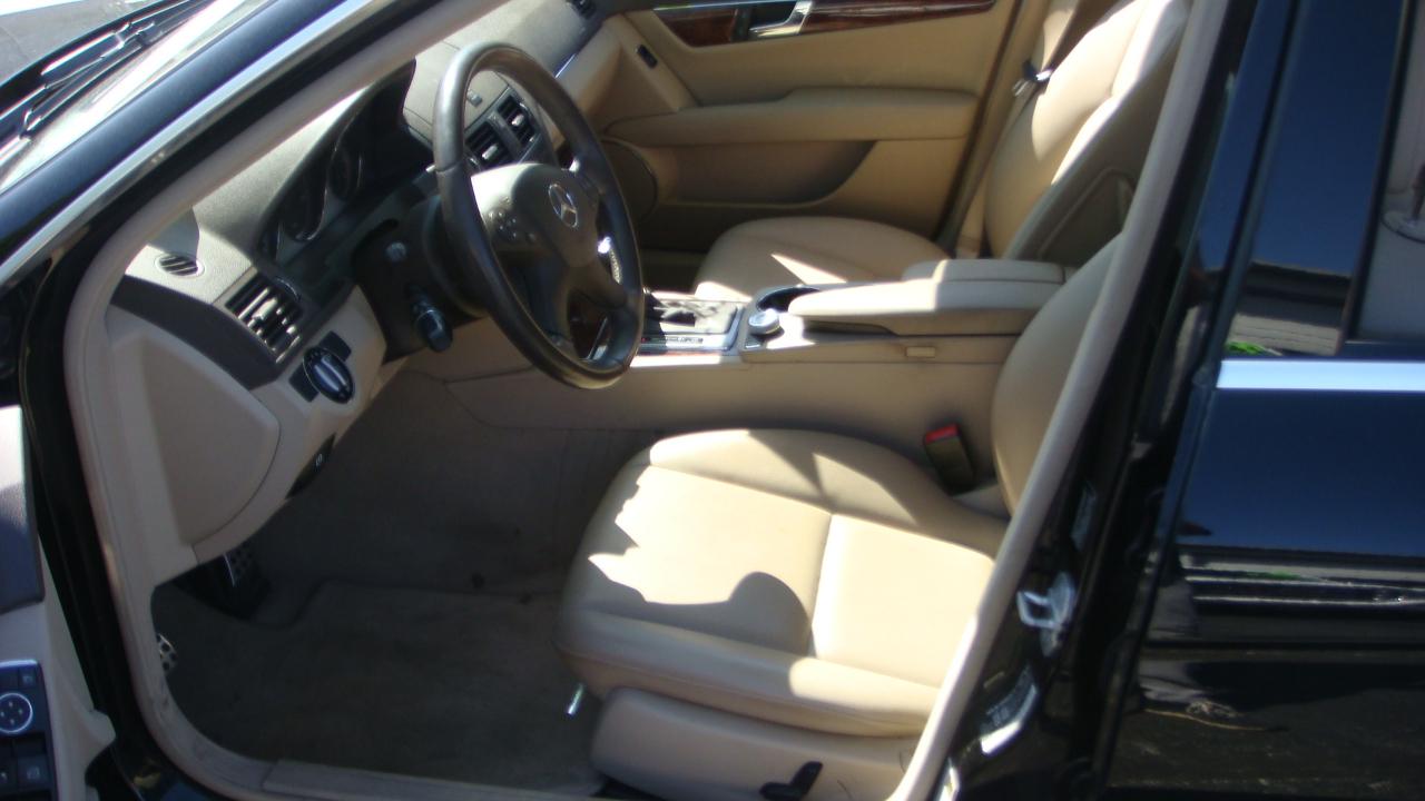 Mercedes-Benz C-Class C300 Luxury Sedan 2010