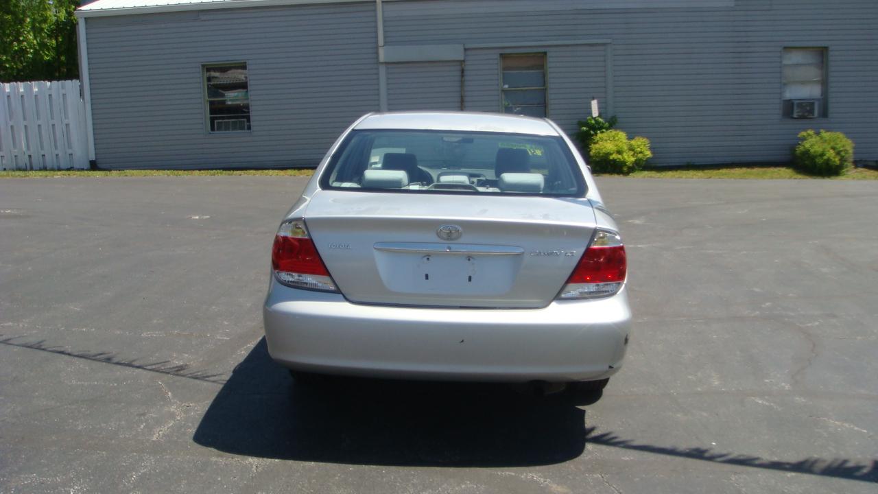 Toyota Camry Standard 2006