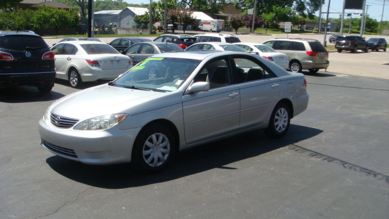 Toyota Camry Standard 2006