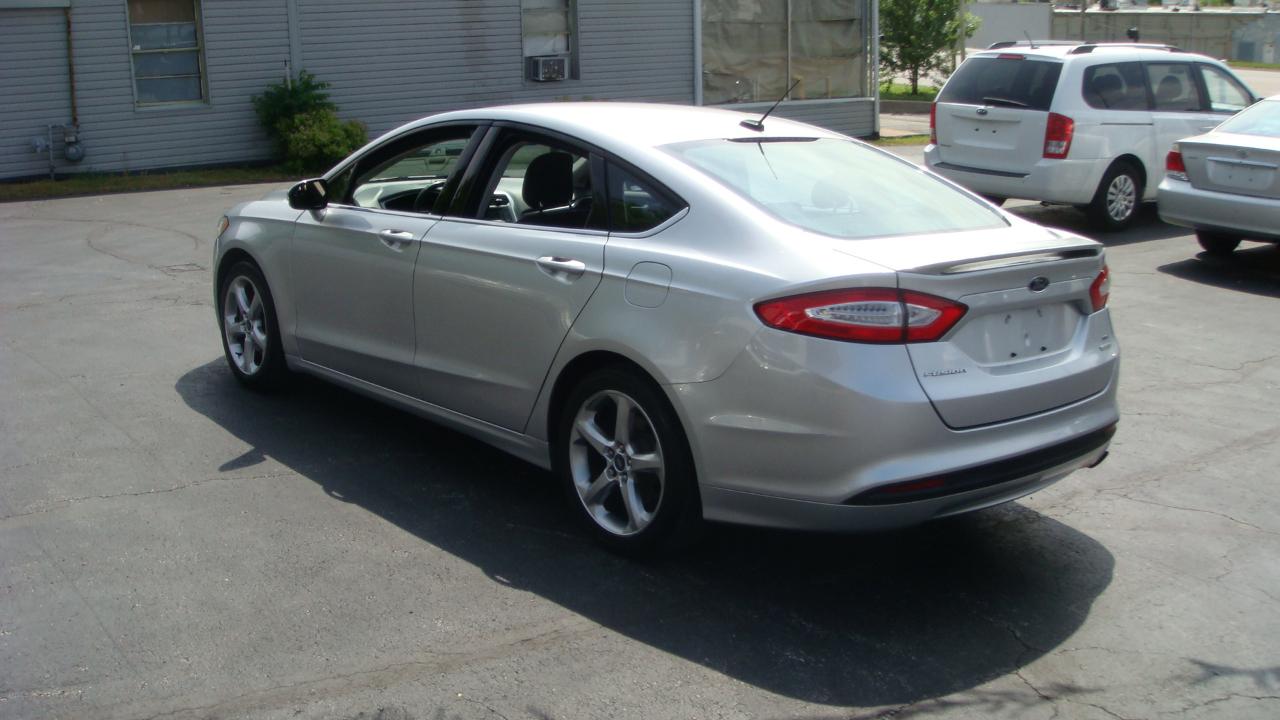 Ford Fusion SE 2013