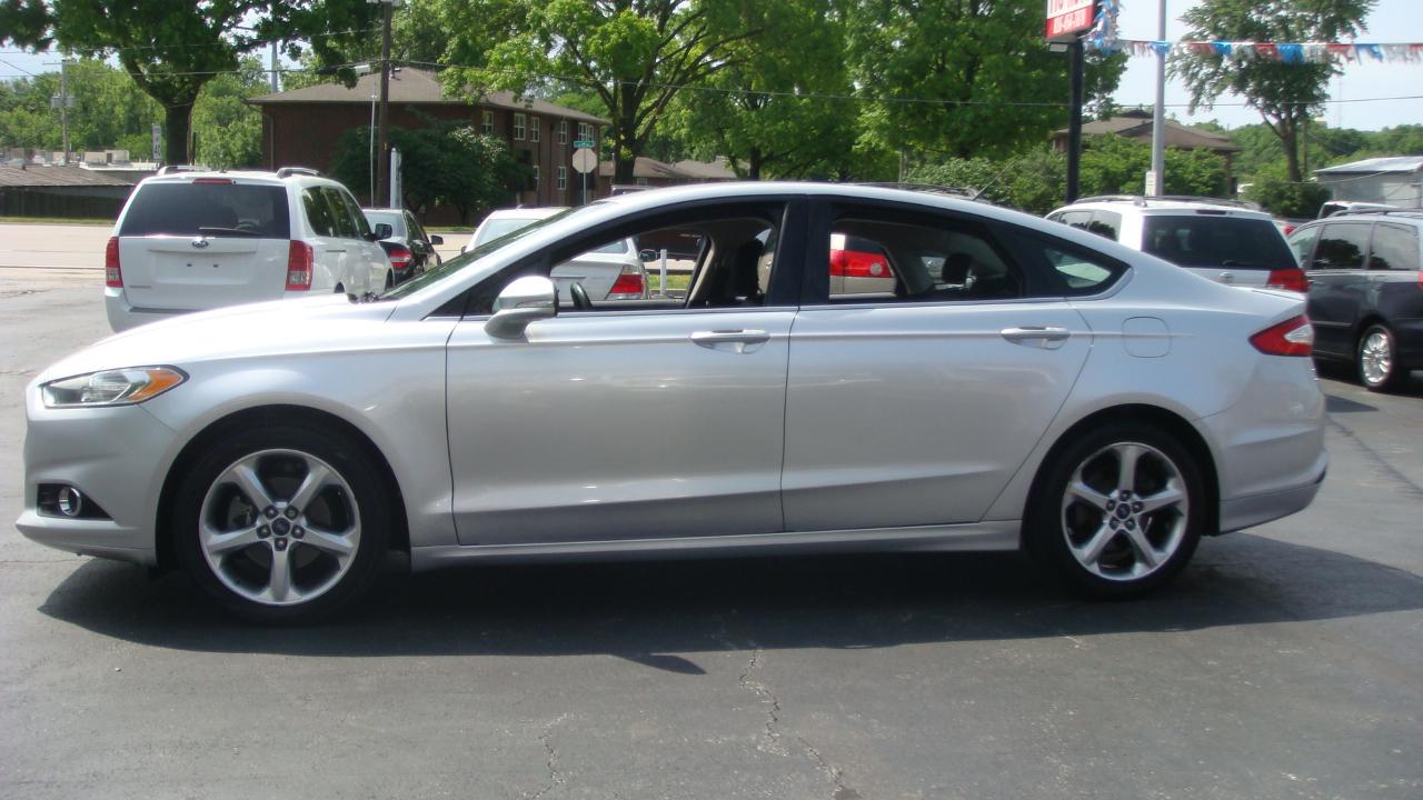 Ford Fusion SE 2013