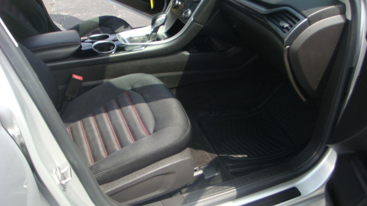 Ford Fusion SE 2013