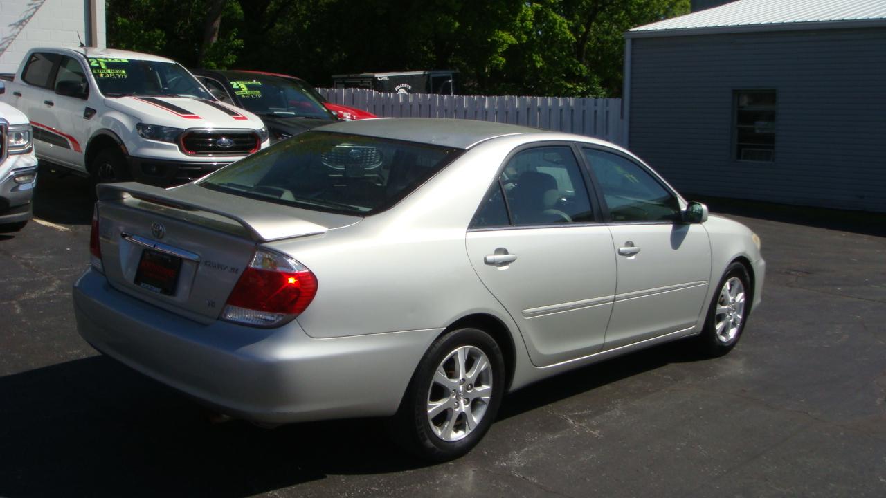 Toyota Camry LE V6 2006