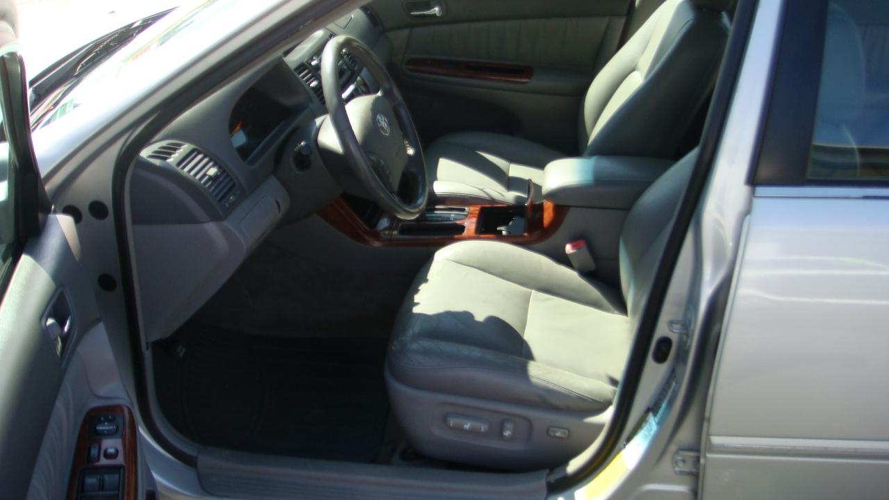 Toyota Camry LE V6 2006